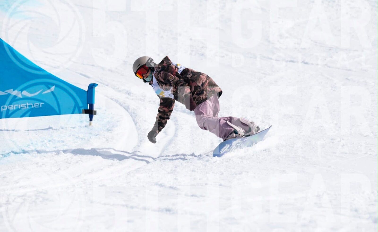 Aashlee Konn competing in snowboard GS at Perisher State Interschools